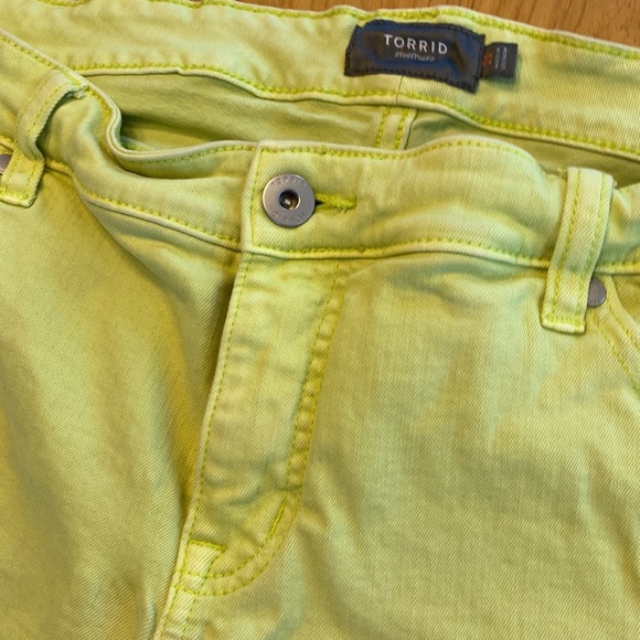 Torrid size 20 neon yellow cut off shorts - Picture 2 of 4